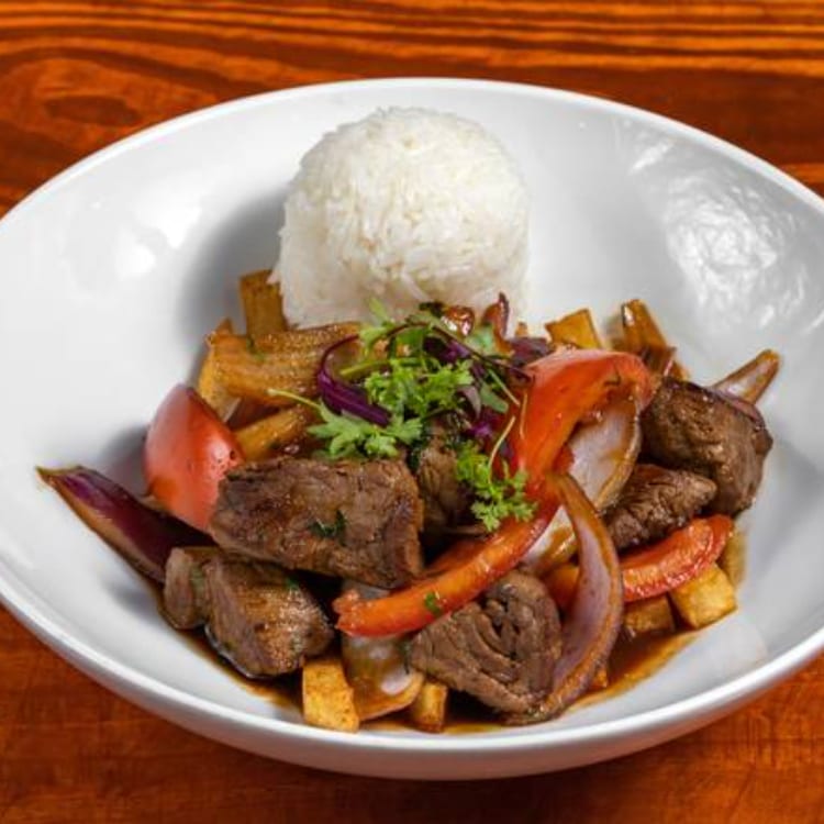 Lomo Saltado.